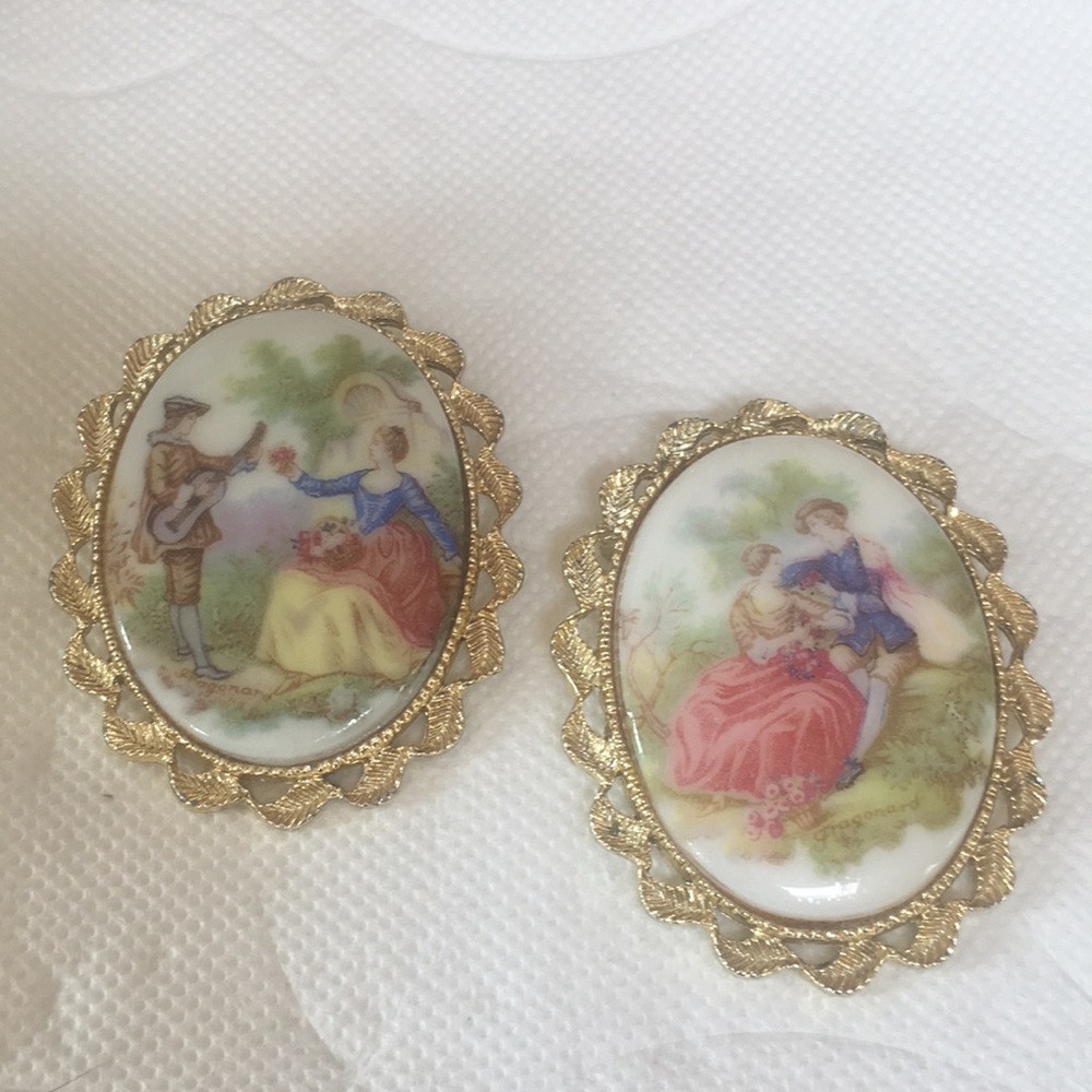 Victorian Style Courting Couple Pair Of Pins
